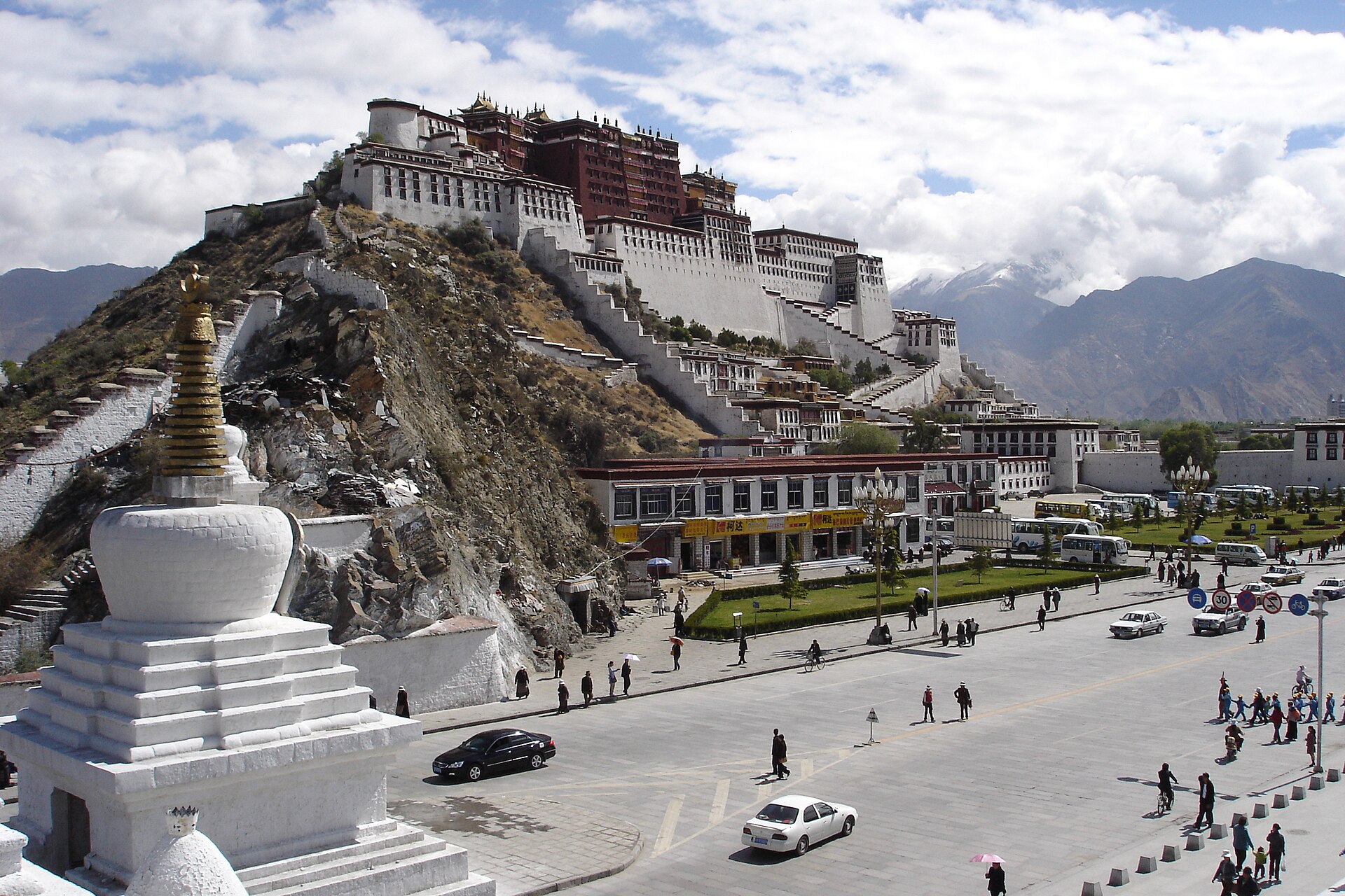 Blick auf den Potala-Palast in Lhasa, Tibet